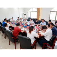 刘杰到斗笠山镇接访时强调：严格按照“三到位一处理”要求，切实保障群众合法权益