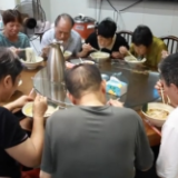 祁东县民政局：社区助餐点为老人撑起度夏“清凉伞”
