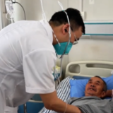 第八个中国医师节 向每一位医护工作者致敬