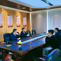 县委社会工作部调研“两企三新”党建和行业协会商会工作