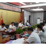 雷华主持县委理论学习中心组（扩大）集体学习暨党纪学习教育第三次专题研讨