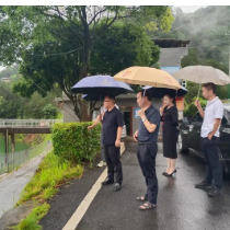 龙新林赴曹口堰水库督导防汛工作