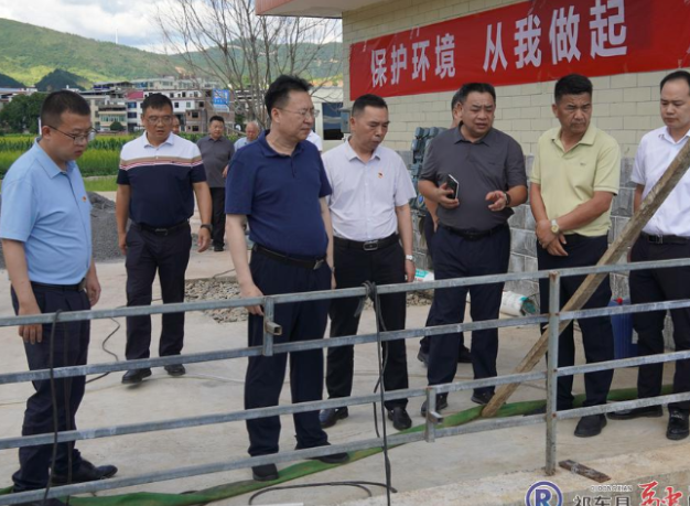 雷华深入开展“走找想促”活动并为基层党员干部讲授深入贯彻中央八项规定精神学习教育专题党课