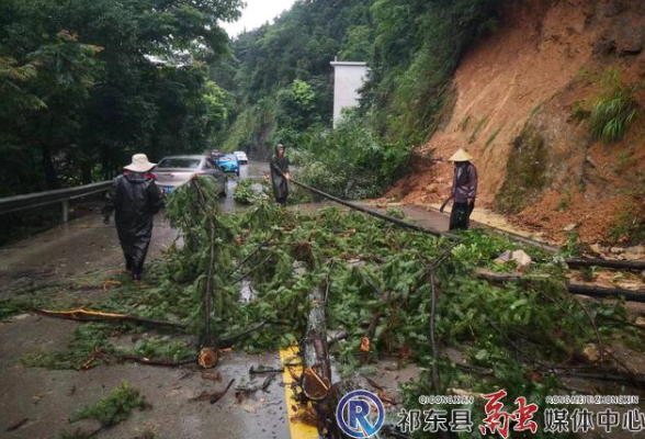 祁东县全力开展公路应急抢险保通工作