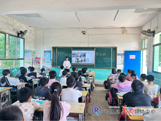 官家嘴镇中心小学预防秋季传染病