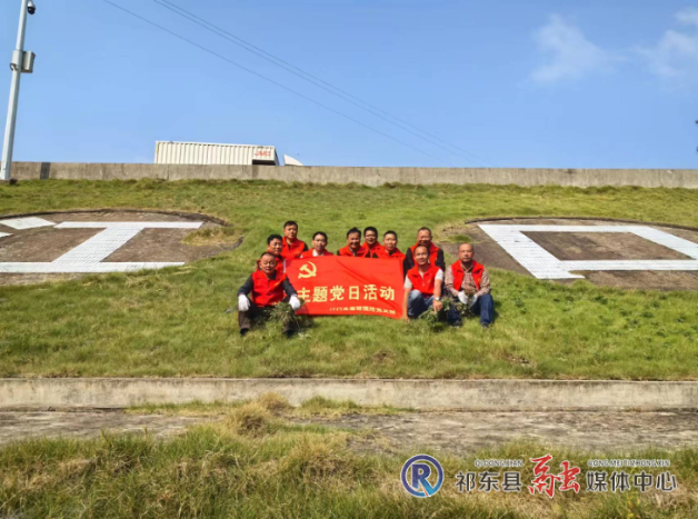 江口水库管理所加强水库垃圾清理