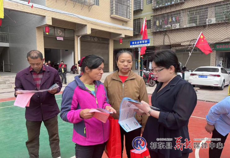 金桥镇开展城乡居民医保政策宣传