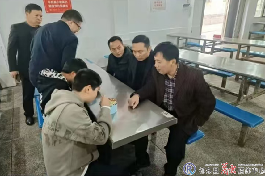王新喜督查“校园餐”工作