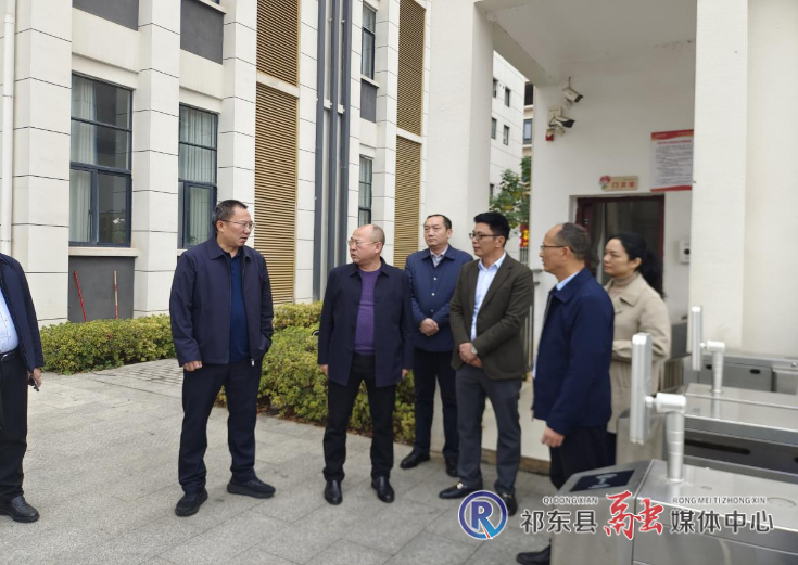 谭海荣赴芙蓉学校督查校园安全工作
