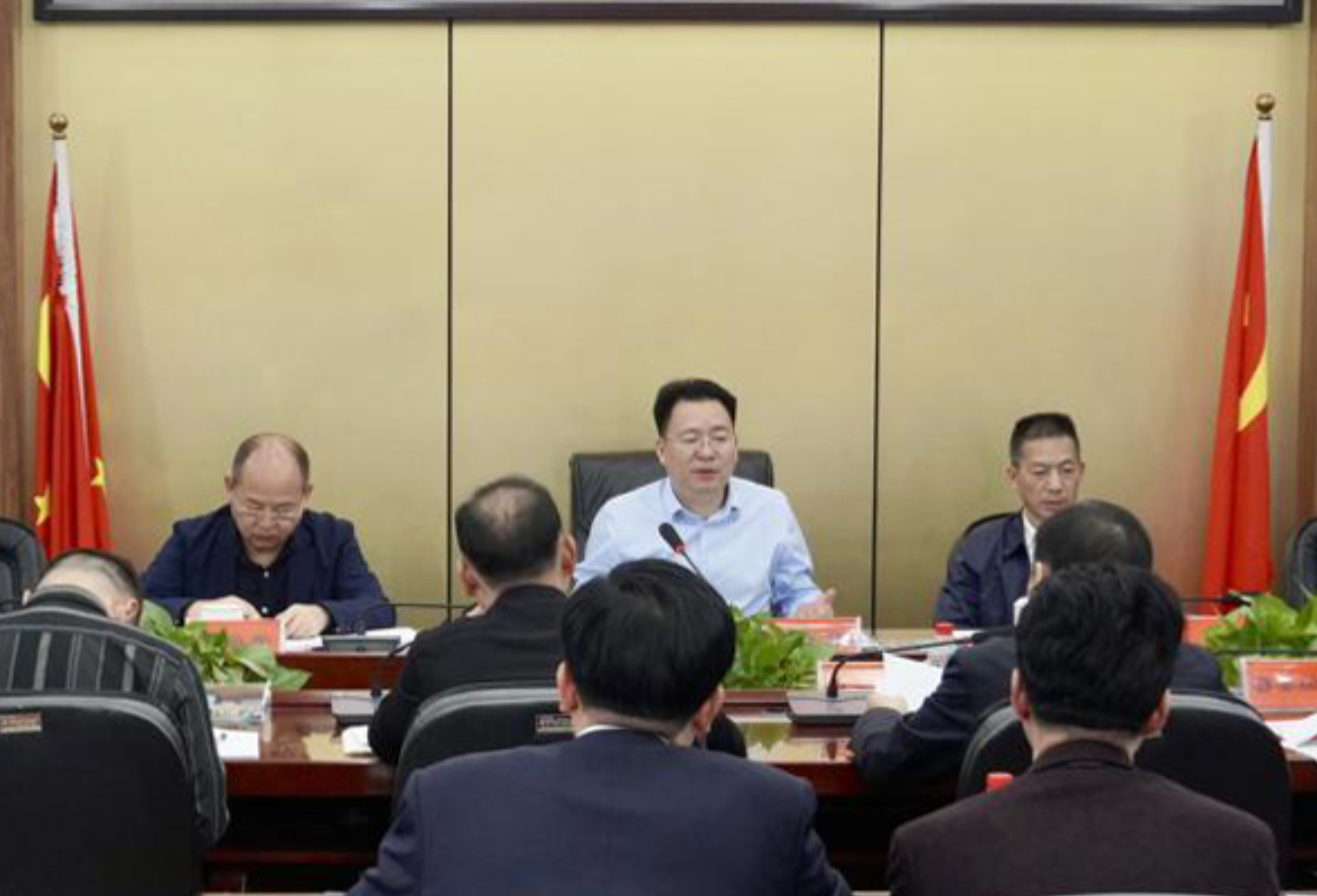 雷华：要加快推进全县水管体制和水务集团改革