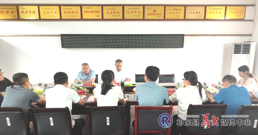周泉赴金桥镇走访慰问党内关怀帮扶对象