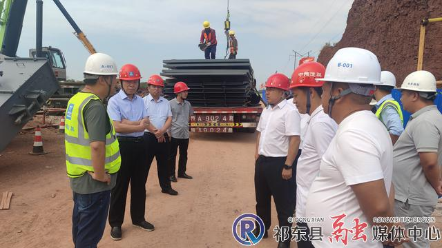 陈小云赴白鹤街道督导重点项目建设和食品安全工作
