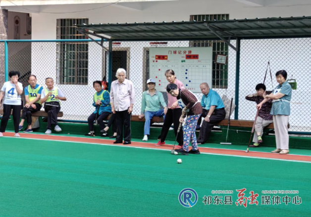 县门球协会举行比赛庆双节