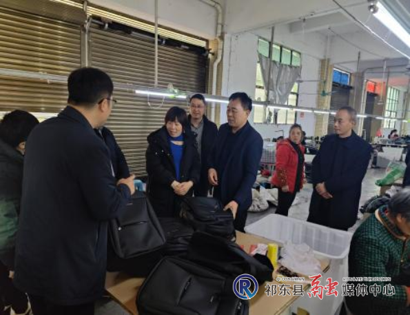 周跃军调研安全生产工作并开展节前慰问活动