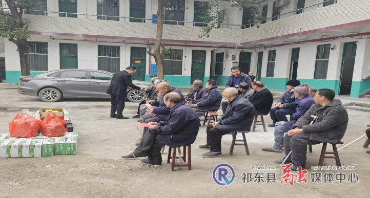 官家嘴：确保敬老院老人过一个开心年