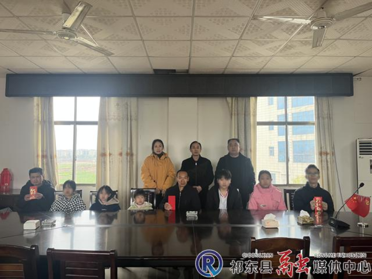 爱心人士唐晓云捐资万元助学困境儿童