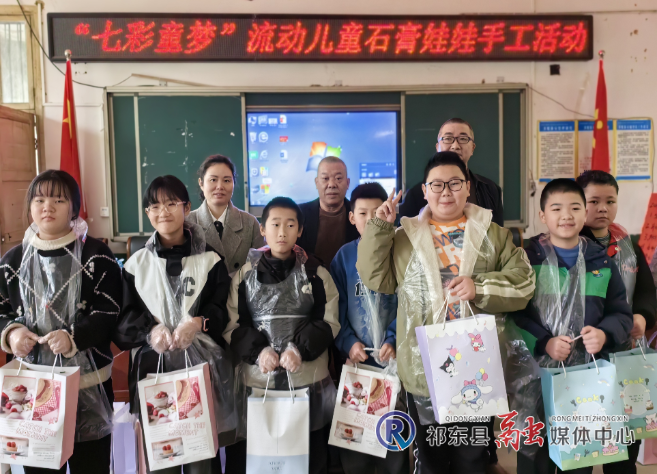 县民政局开展流动儿童关爱行动