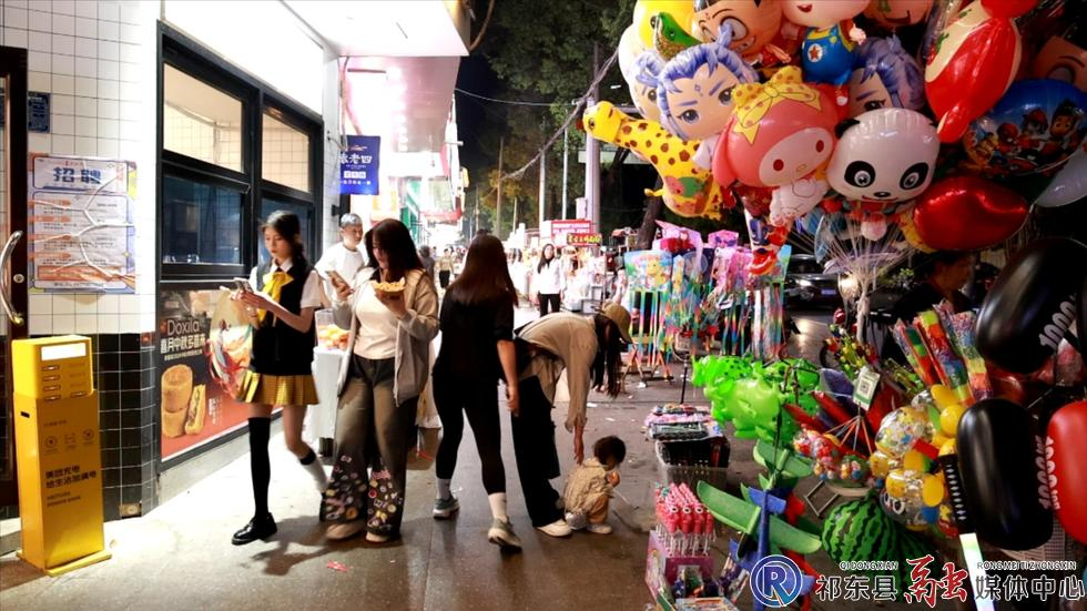 体育广场夜市：点亮城市夜经济 注入消费新活力