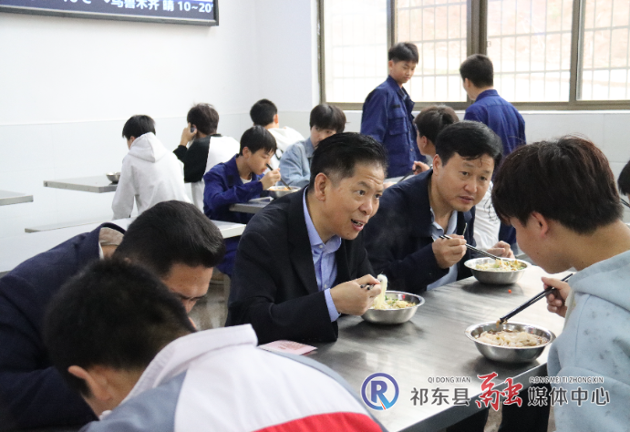 陈小云督导校园食品安全工作和重点项目建设