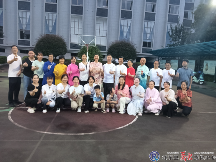 县政府办太极拳爱好者参加八段锦培训