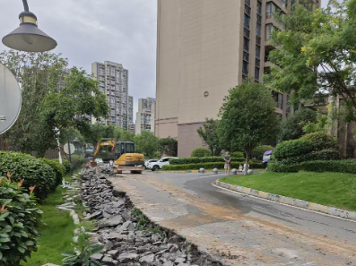县住建局重拳整治小区物业服务