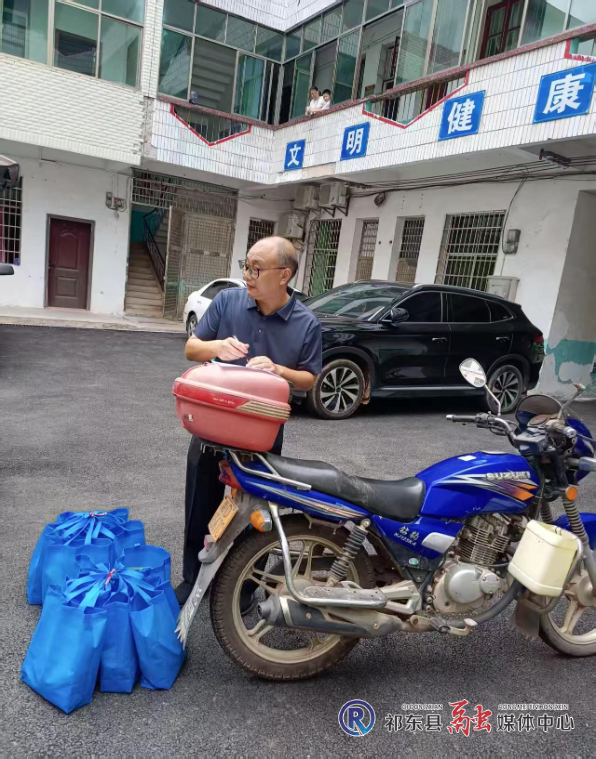 县林业局走访慰问一线护林员