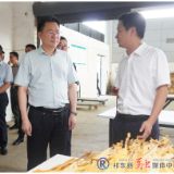 雷华调研烟叶收购和高标准农田项目建设等工作