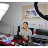 70岁老人回乡照顾96岁母亲 直播传播孝道引关注
