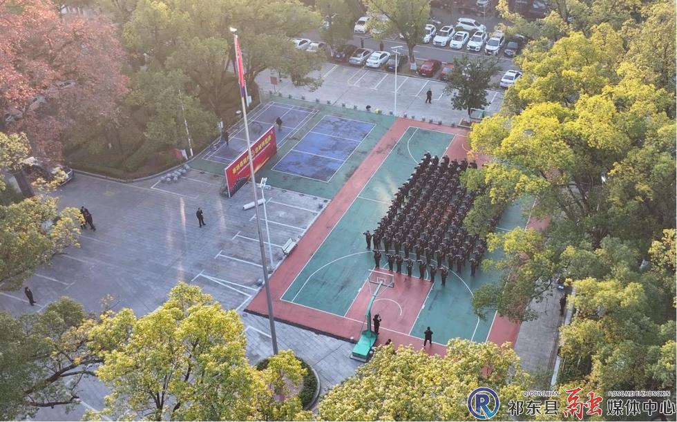 w_图片警察0001.jpg w_图片警察0001.jpg