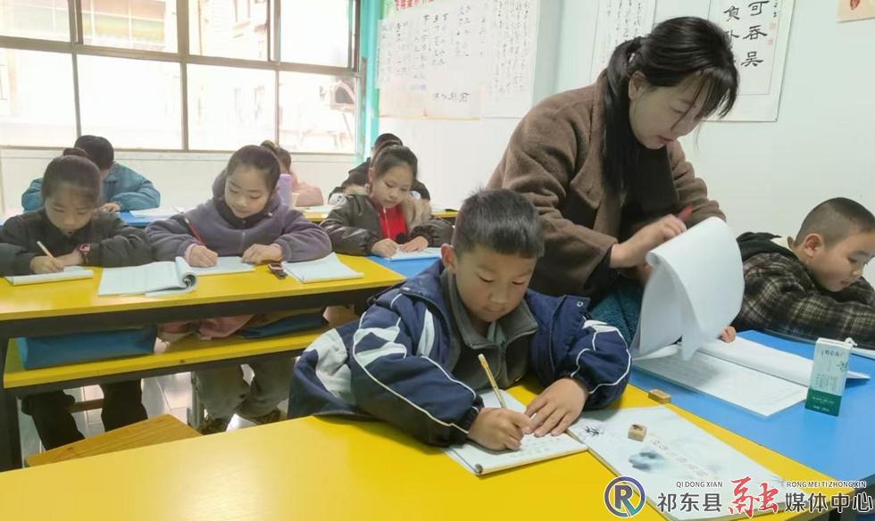 w_胡建芳2 jpg.jpg