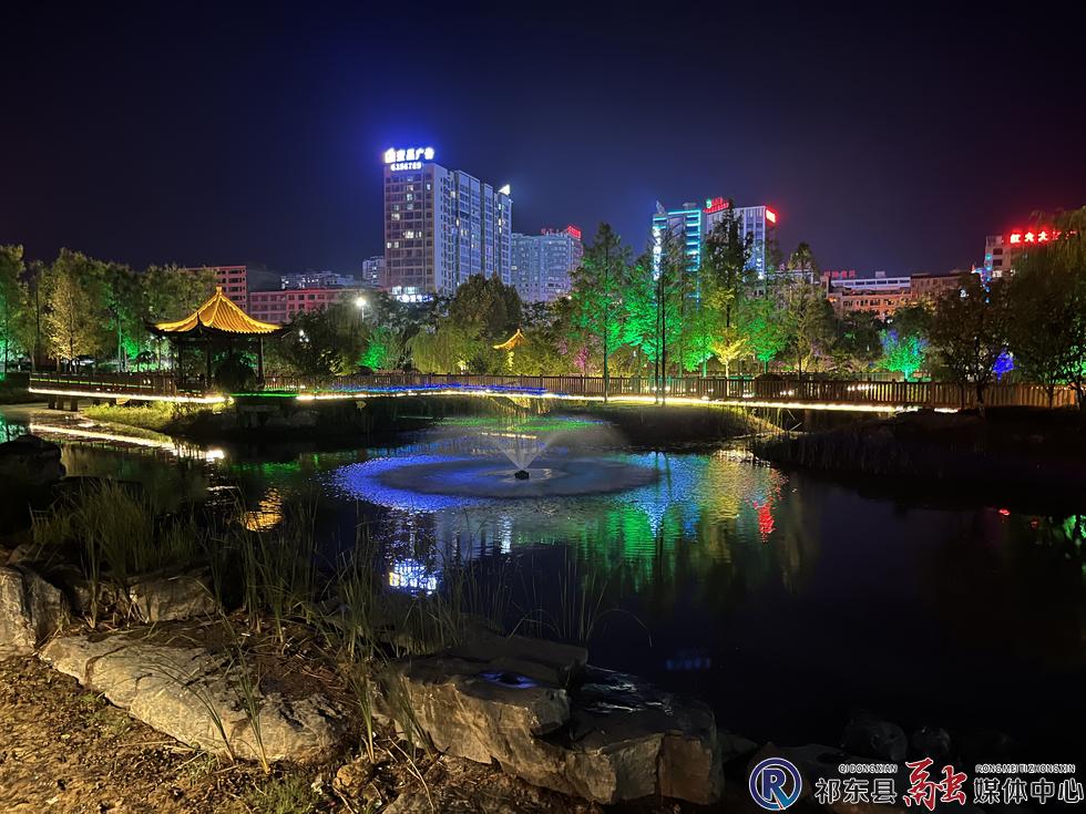 县城管局:美化公园环境 巩固创文成果__祁东新闻网