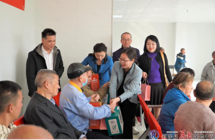 县领导走访慰问敬老院并调研统战阵地建设