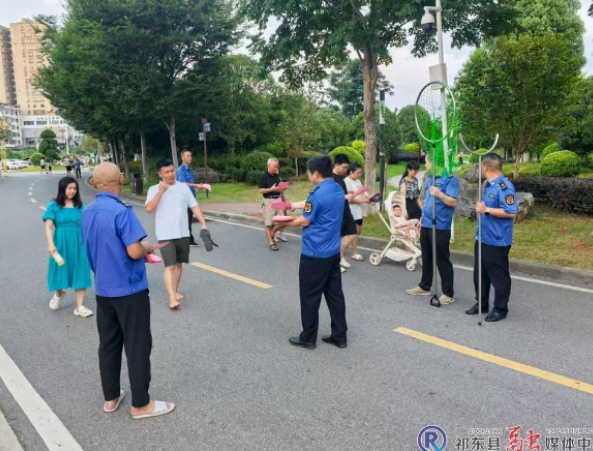 天热了，黄花公园大湖有了“救生员”