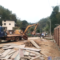 洪桥街道“出重拳“拆除违建
