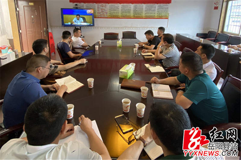 收看会议现场2_副本1.jpg