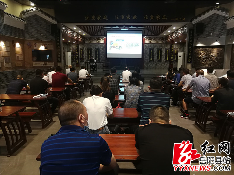 商粮合影 (2).jpg