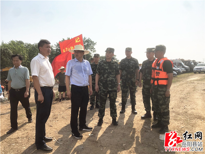彭文亮听取我县防汛救灾工作情况.jpg