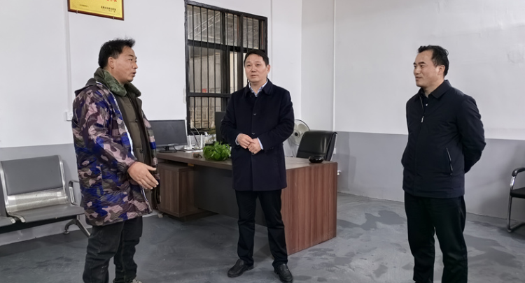 激扬巾帼力量建功七个岳阳我县第十五次妇女代表大会开幕