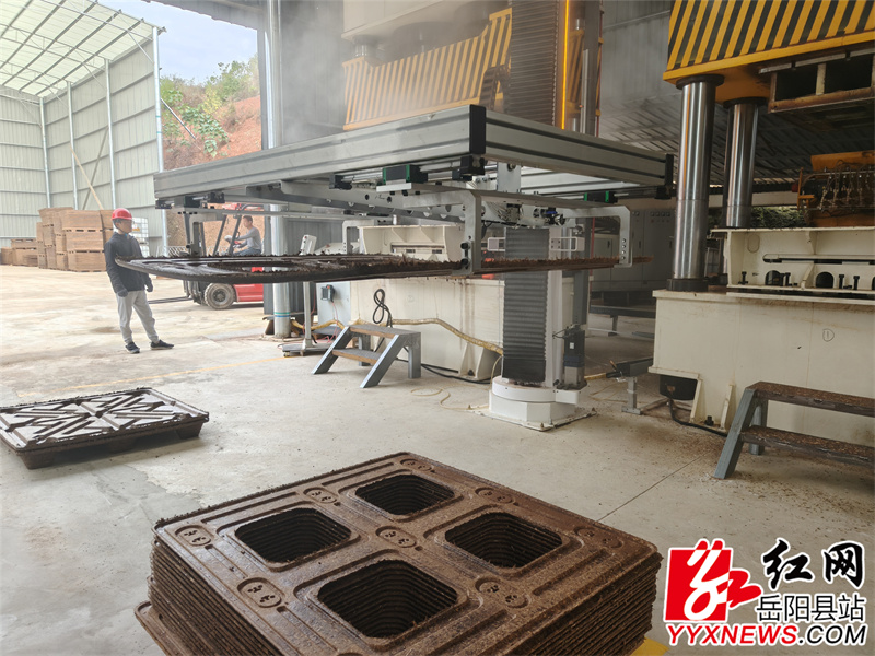 55e5a301de1de6d281b565a9b9f8ffcc.jpg 55e5a301de1de6d281b565a9b9f8ffcc.jpg