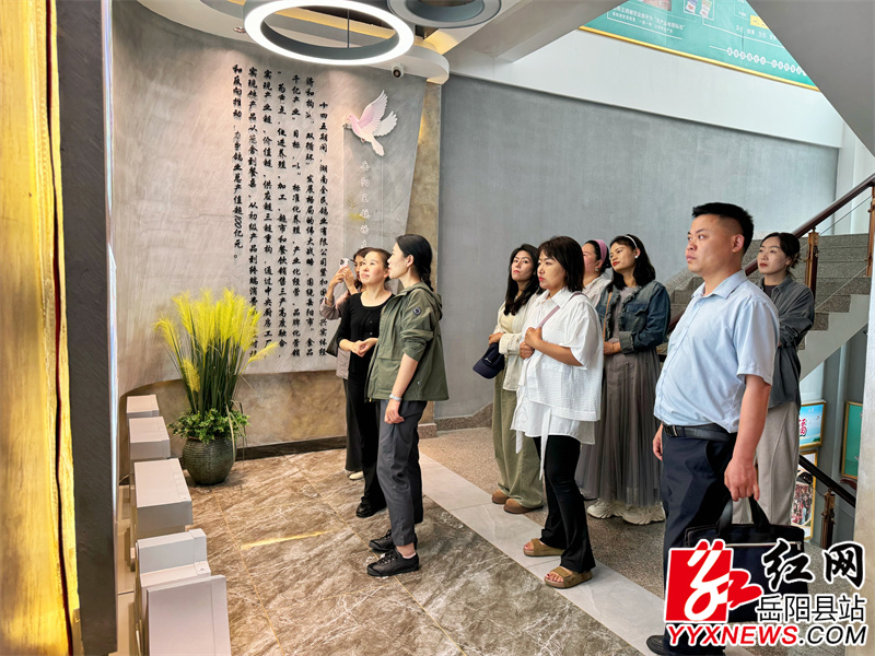 考察全民鸽业.JPG