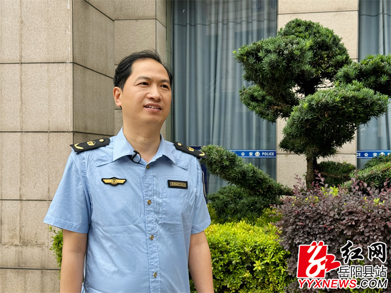 岳阳市生态环境局岳阳县分局党组成员、副局长  喻军辉.JPG