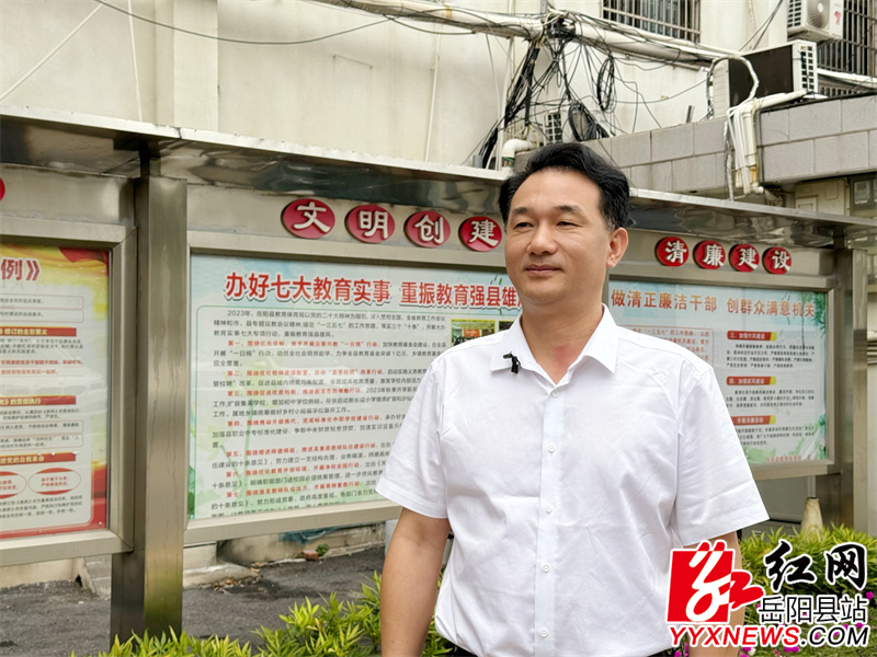 县教体局党委委员、总督学 胡志锋.JPG