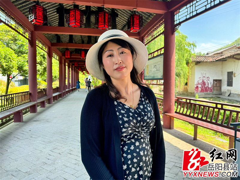 重庆游客 罗女士.jpg
