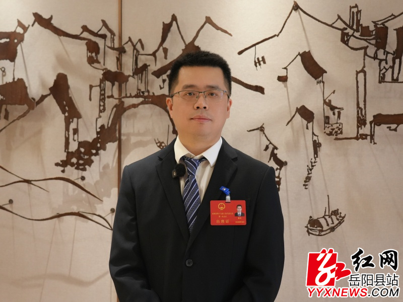 戴竟.jpg 戴竟.jpg