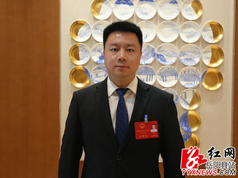 何源.jpg 何源.jpg