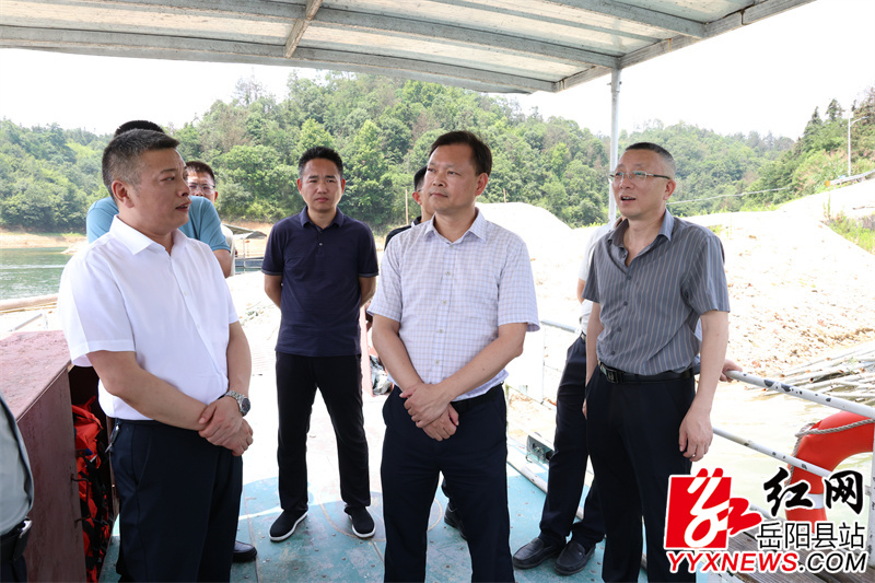 公田镇邓家渡口调研水上交通安全工作.jpg 公田镇邓家渡口调研水上交通安全工作.jpg
