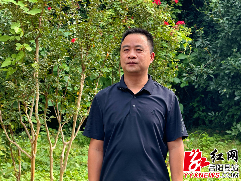 县环卫中心党支部书记，余洋兵.JPG