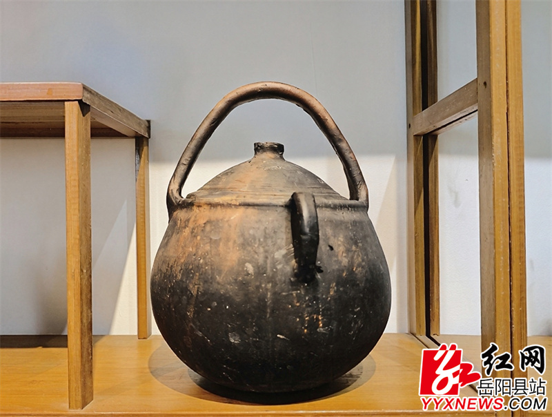 巴陵青陶砂锅.jpg 巴陵青陶砂锅.jpg