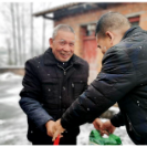 郑家驿镇：心系弱势群体温与饱 迎雪上门送真情