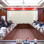 县十八届人大二次会议举行主席团第四次会议